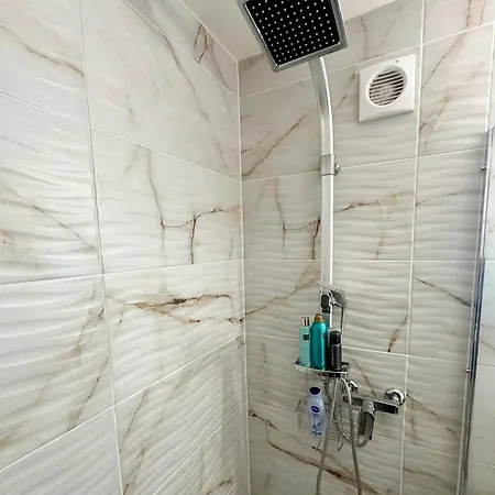 Apartment Magnifique Avec Terrasse Spacieuse Loeche-les-bains *